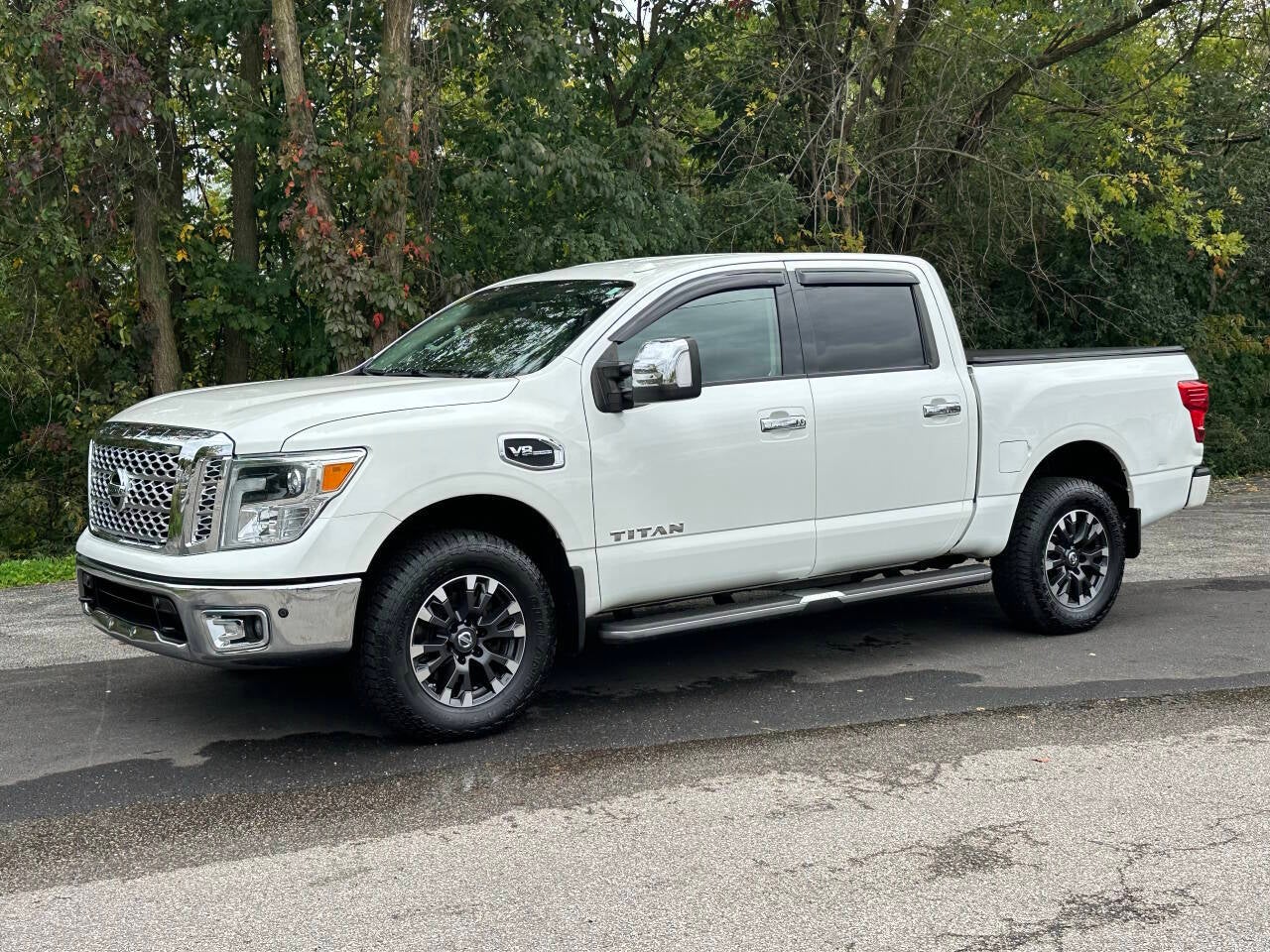 2017 Nissan Titan SL 4x4 4dr Crew Cab