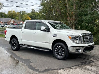 2017 Nissan Titan SL 4x4 4dr Crew Cab