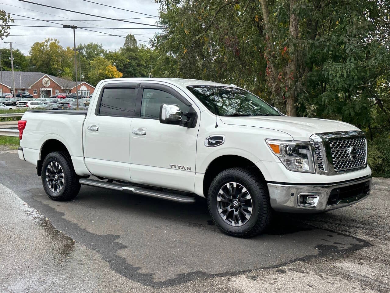 2017 Nissan Titan SL 4x4 4dr Crew Cab