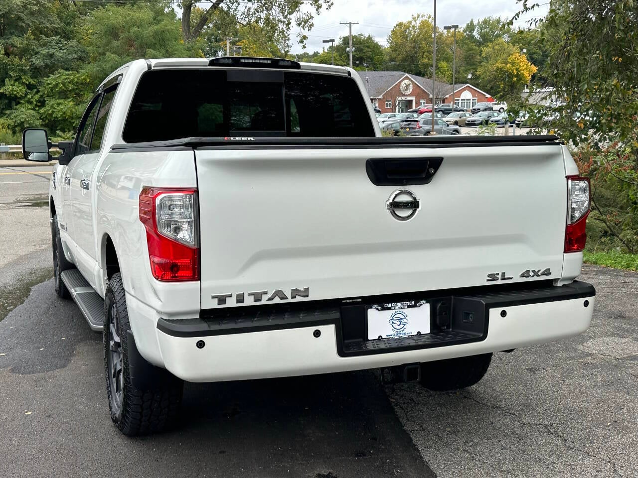 2017 Nissan Titan SL 4x4 4dr Crew Cab