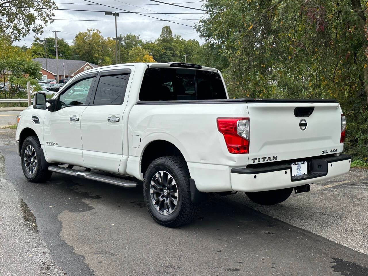 2017 Nissan Titan SL 4x4 4dr Crew Cab