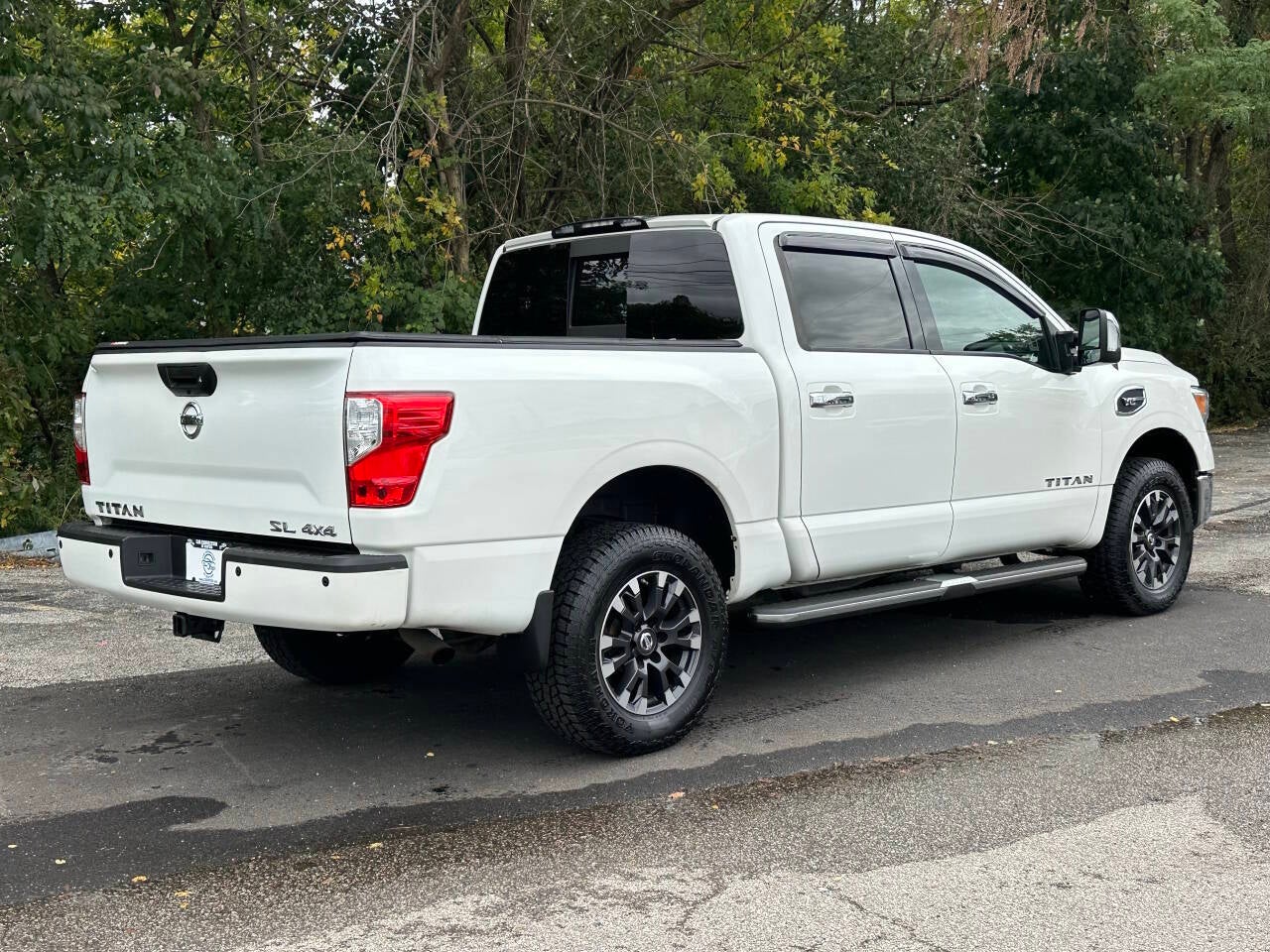 2017 Nissan Titan SL 4x4 4dr Crew Cab