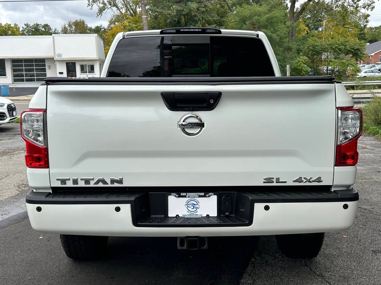 2017 Nissan Titan SL 4x4 4dr Crew Cab