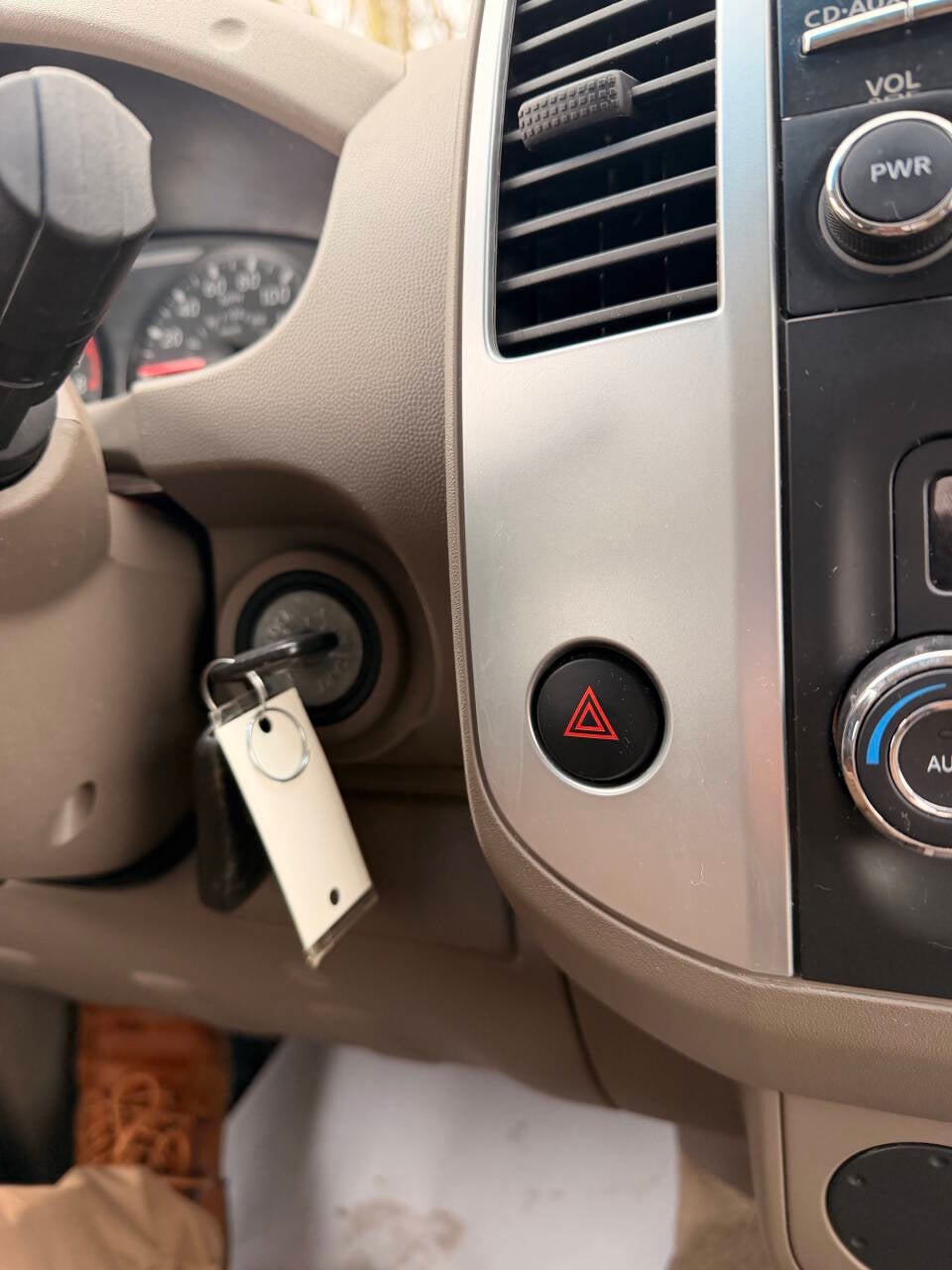 2013 Nissan Frontier SV V6 4x2 4dr King Cab 6.1 ft. SB Pickup 5A