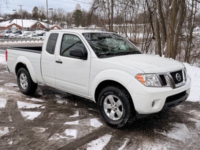 2013 Nissan Frontier SV V6 4x2 4dr King Cab 6.1 ft. SB Pickup 5A