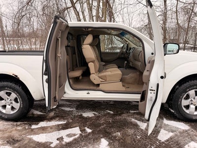 2013 Nissan Frontier SV V6 4x2 4dr King Cab 6.1 ft. SB Pickup 5A