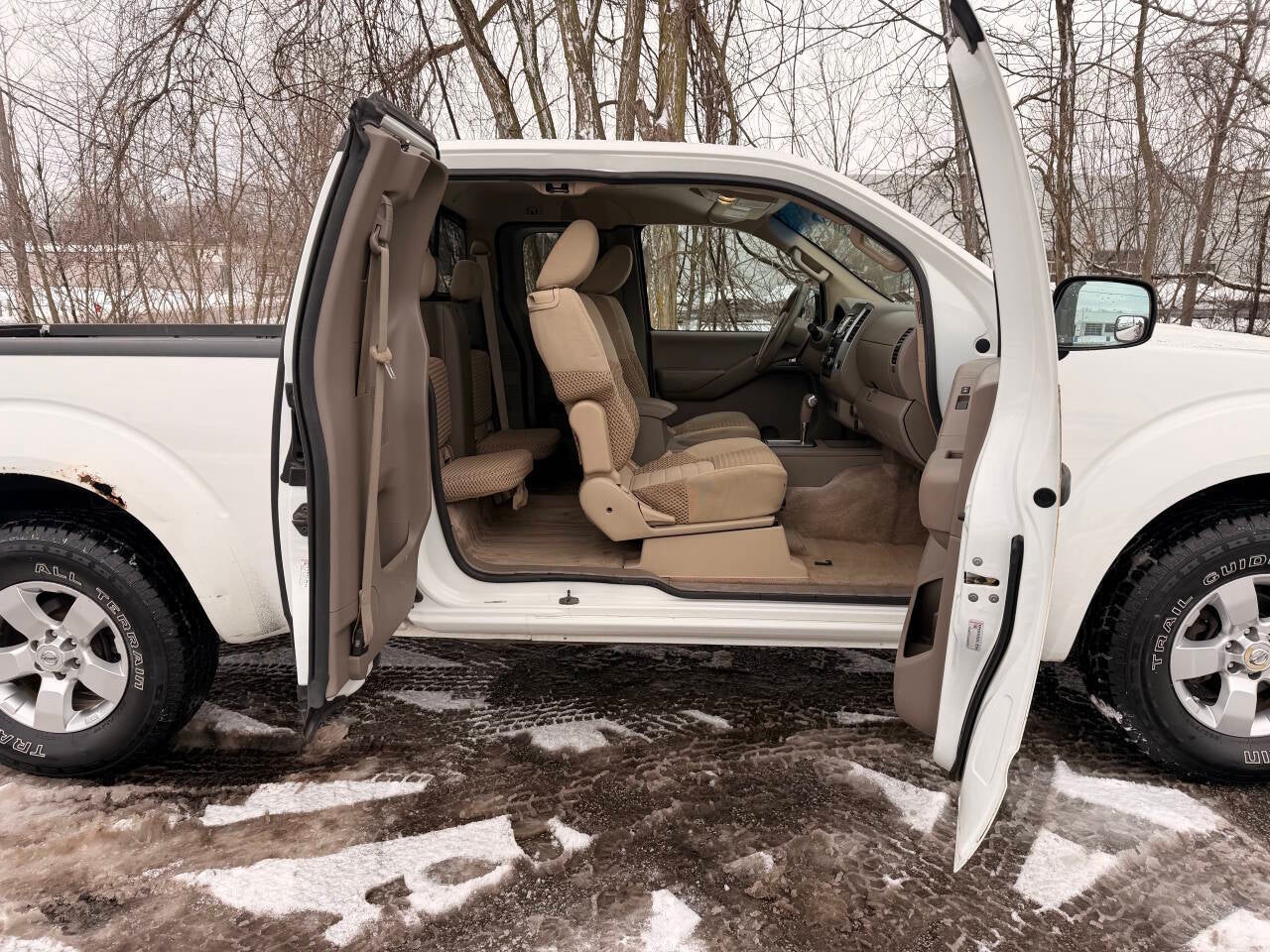 2013 Nissan Frontier SV V6 4x2 4dr King Cab 6.1 ft. SB Pickup 5A