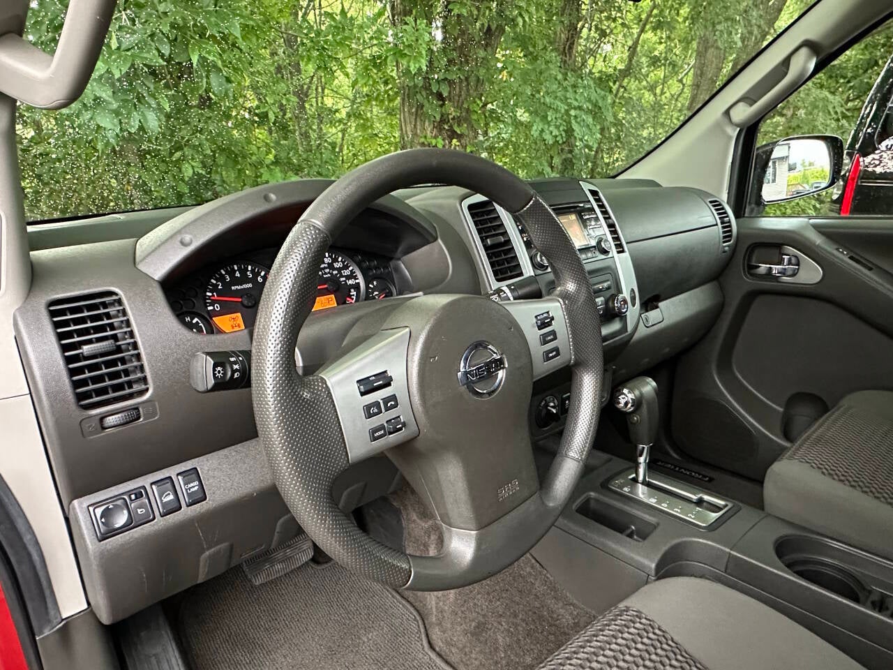 2014 Nissan Frontier SV V6 4x4 4dr King Cab 6.1 ft. SB Pickup 5A