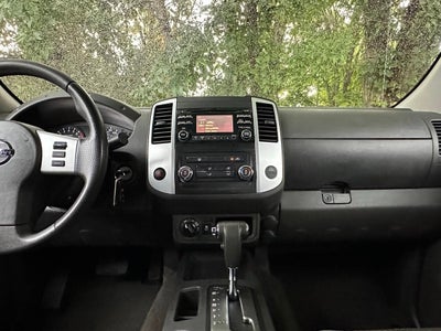 2014 Nissan Frontier SV V6 4x4 4dr King Cab 6.1 ft. SB Pickup 5A