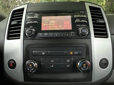 2014 Nissan Frontier SV V6 4x4 4dr King Cab 6.1 ft. SB Pickup 5A