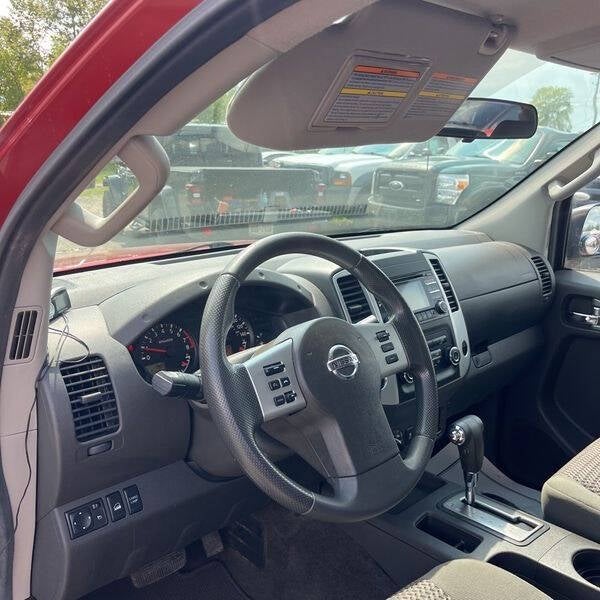 2014 Nissan Frontier SV V6 4x4 4dr King Cab 6.1 ft. SB Pickup 5A