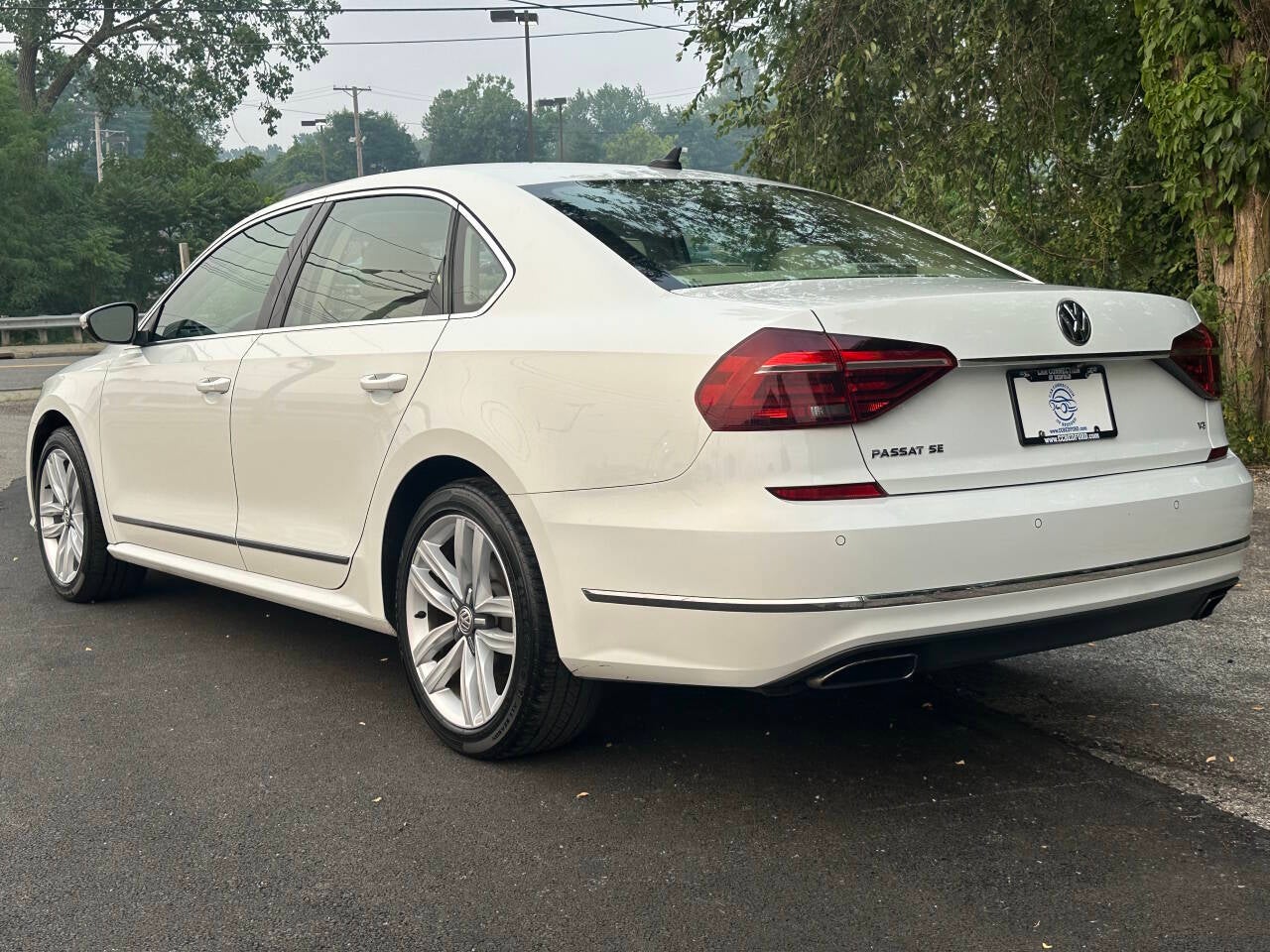2017 Volkswagen Passat V6 SE 4dr Sedan w/Technology