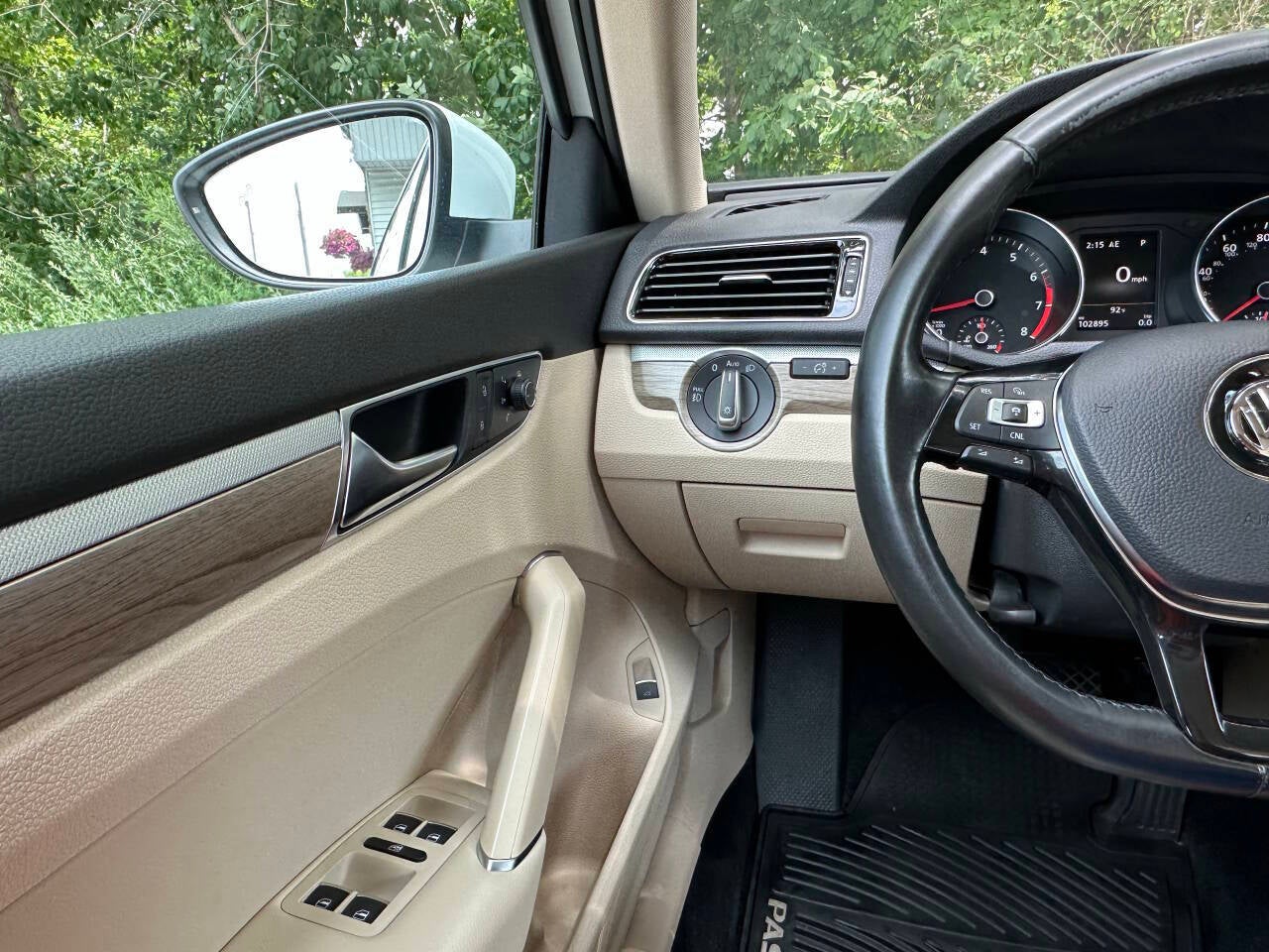 2017 Volkswagen Passat V6 SE 4dr Sedan w/Technology