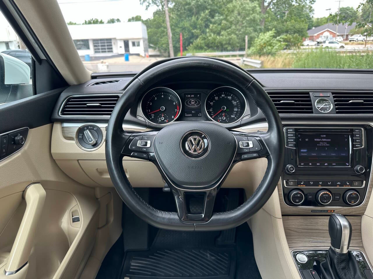 2017 Volkswagen Passat V6 SE 4dr Sedan w/Technology