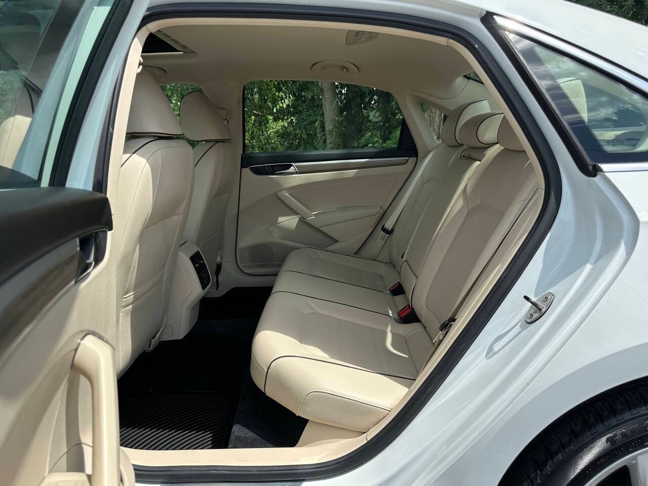 2017 Volkswagen Passat V6 SE 4dr Sedan w/Technology