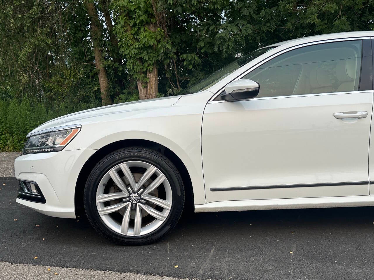 2017 Volkswagen Passat V6 SE 4dr Sedan w/Technology