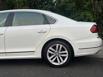 2017 Volkswagen Passat V6 SE 4dr Sedan w/Technology