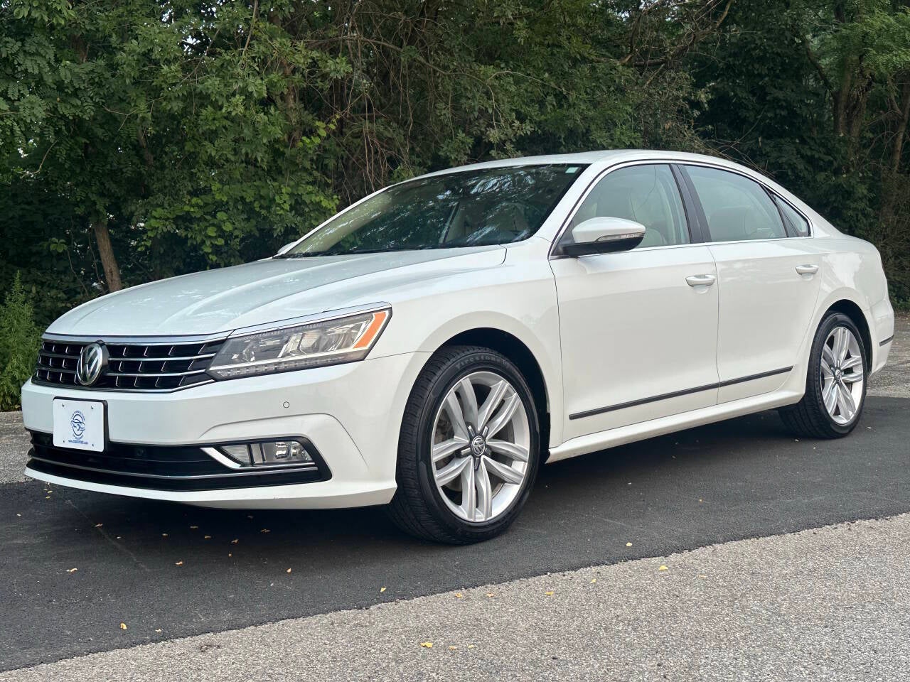 2017 Volkswagen Passat V6 SE 4dr Sedan w/Technology