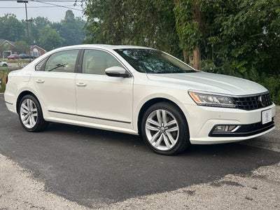 2017 Volkswagen Passat V6 SE 4dr Sedan w/Technology