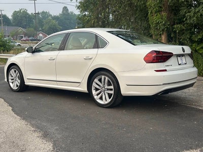 2017 Volkswagen Passat V6 SE 4dr Sedan w/Technology