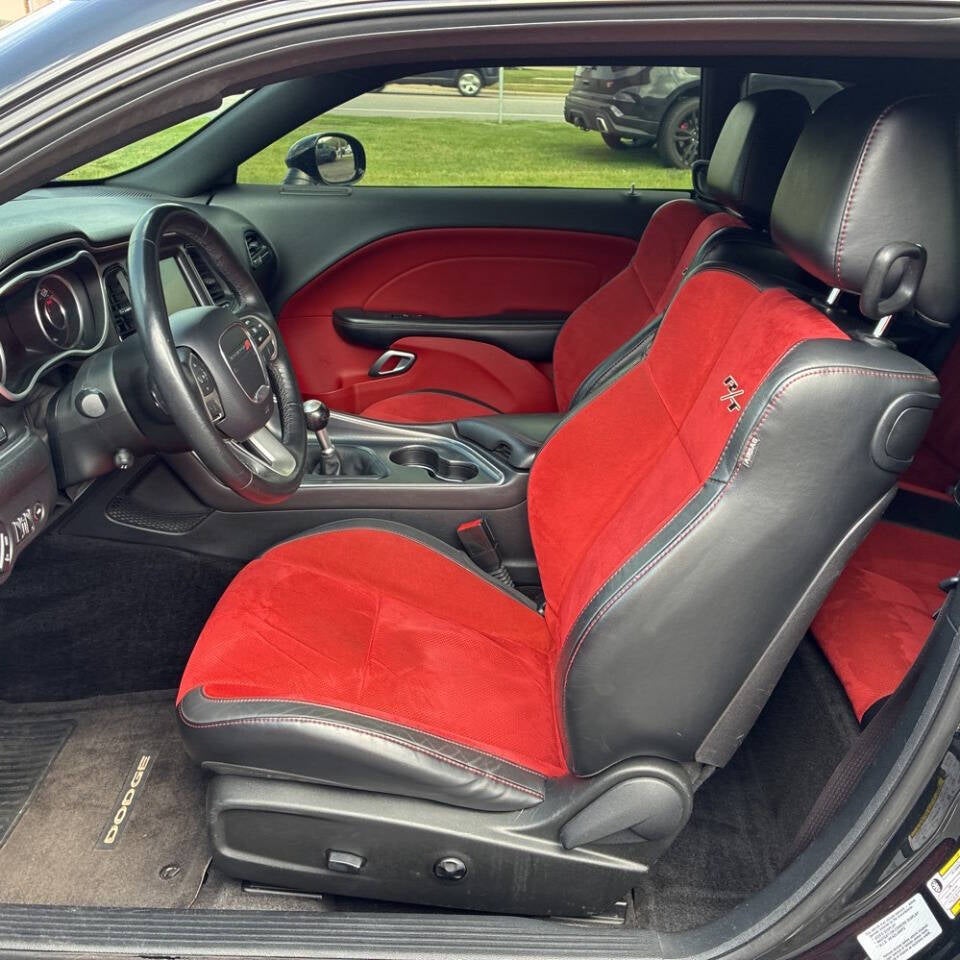 2015 Dodge Challenger R/T Scat Pack Shaker 2dr Coupe