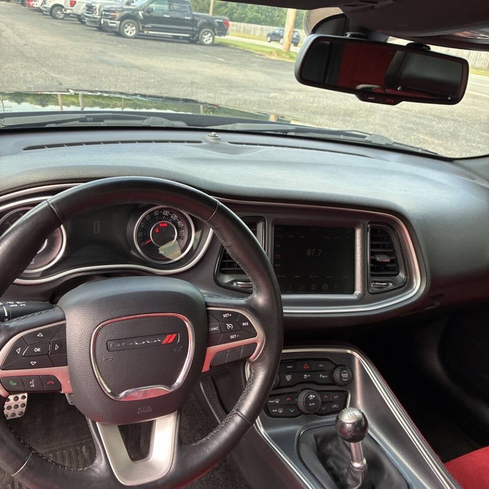 2015 Dodge Challenger R/T Scat Pack Shaker 2dr Coupe