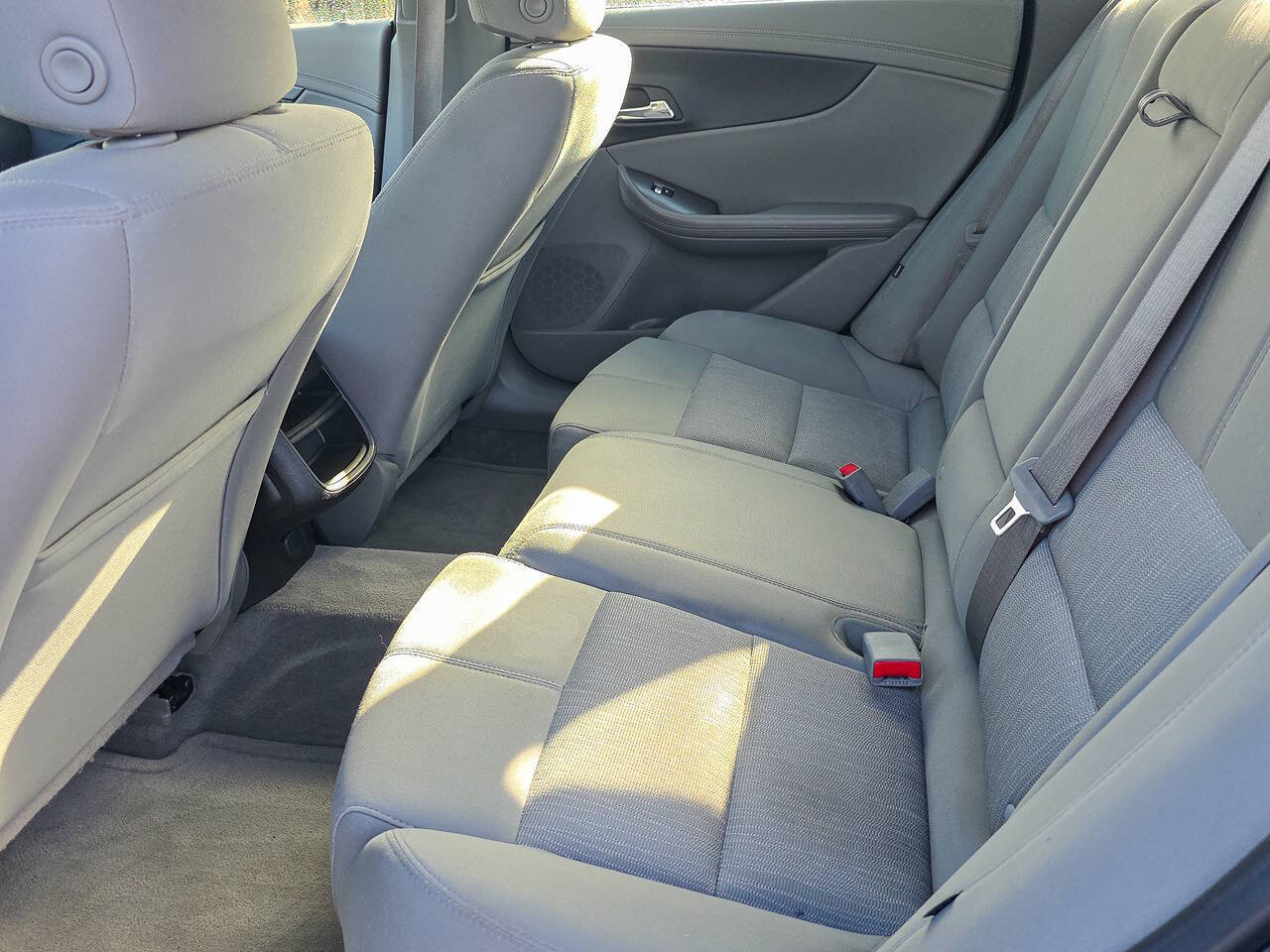 2015 Chevrolet Impala LS 4dr Sedan