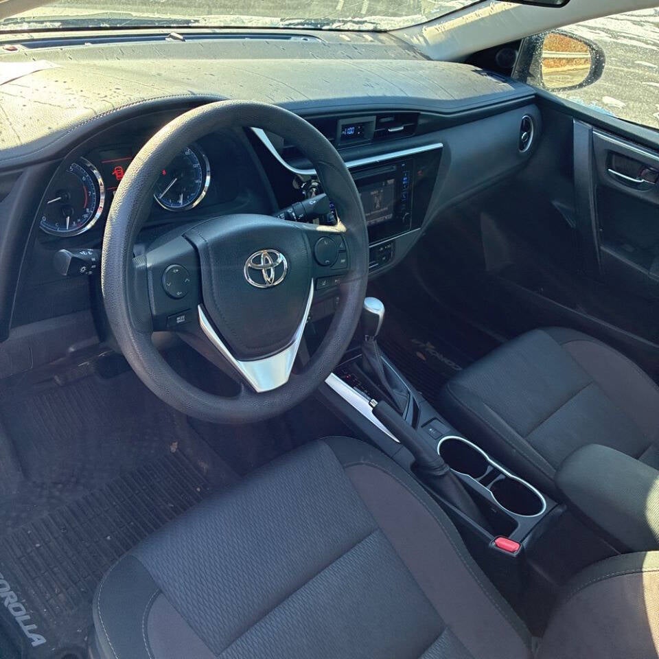 2018 Toyota Corolla LE 4dr Sedan