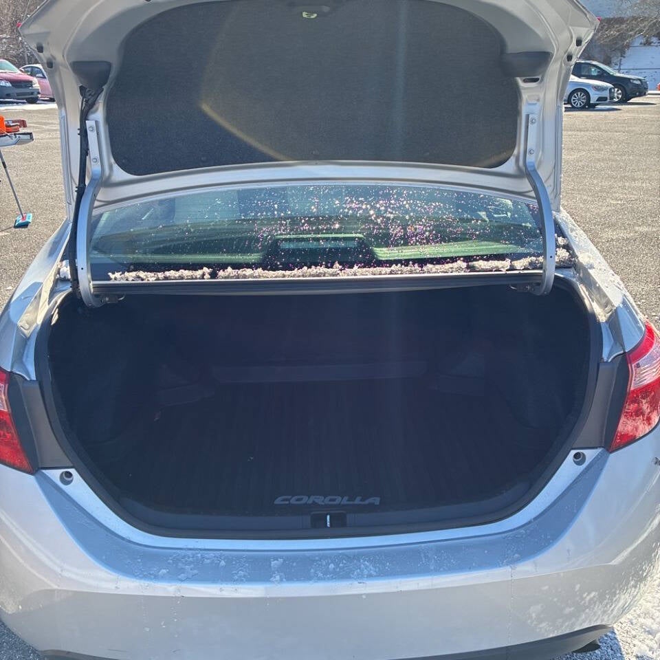 2018 Toyota Corolla LE 4dr Sedan