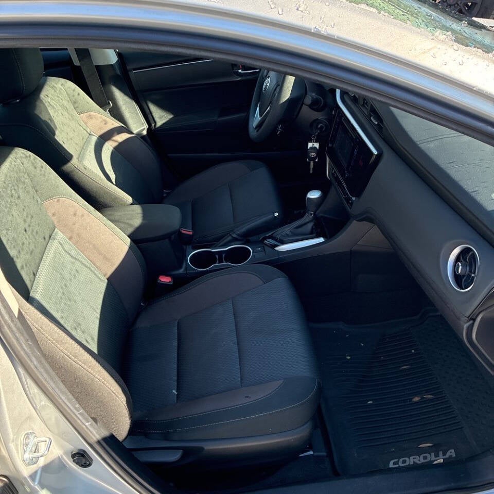 2018 Toyota Corolla LE 4dr Sedan