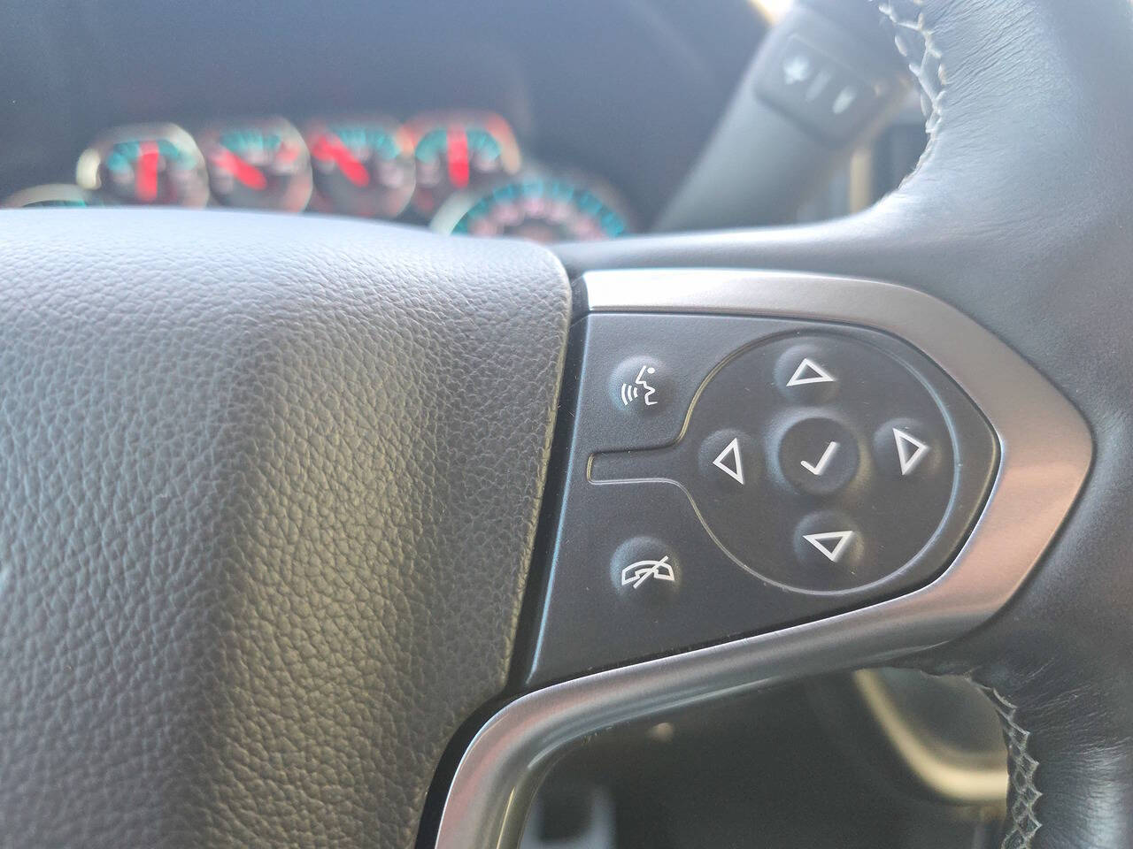 2017 Chevrolet Silverado 1500 LTZ Z71 4x4 4dr Crew Cab 5.8 ft. SB