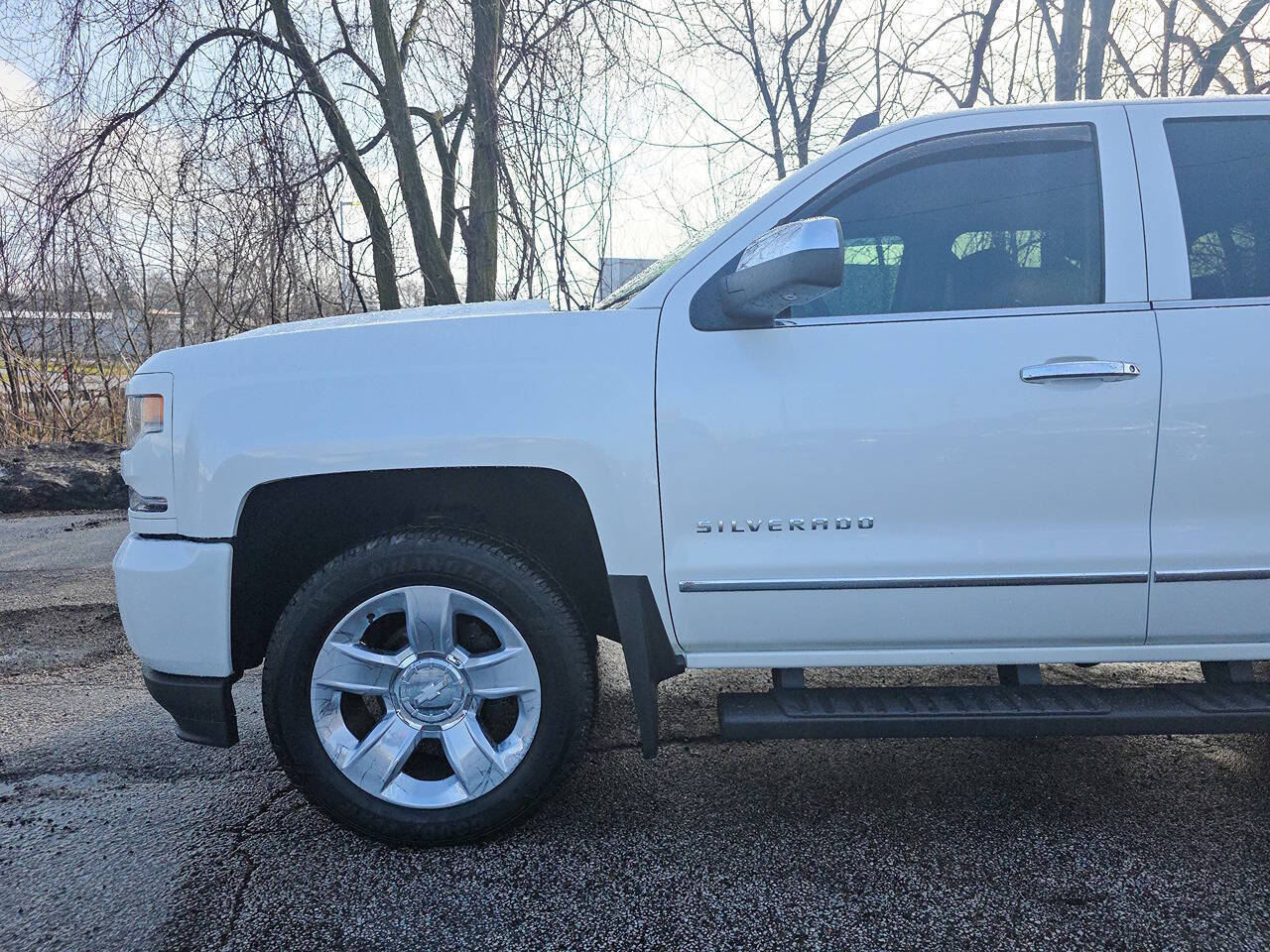 2017 Chevrolet Silverado 1500 LTZ Z71 4x4 4dr Crew Cab 5.8 ft. SB