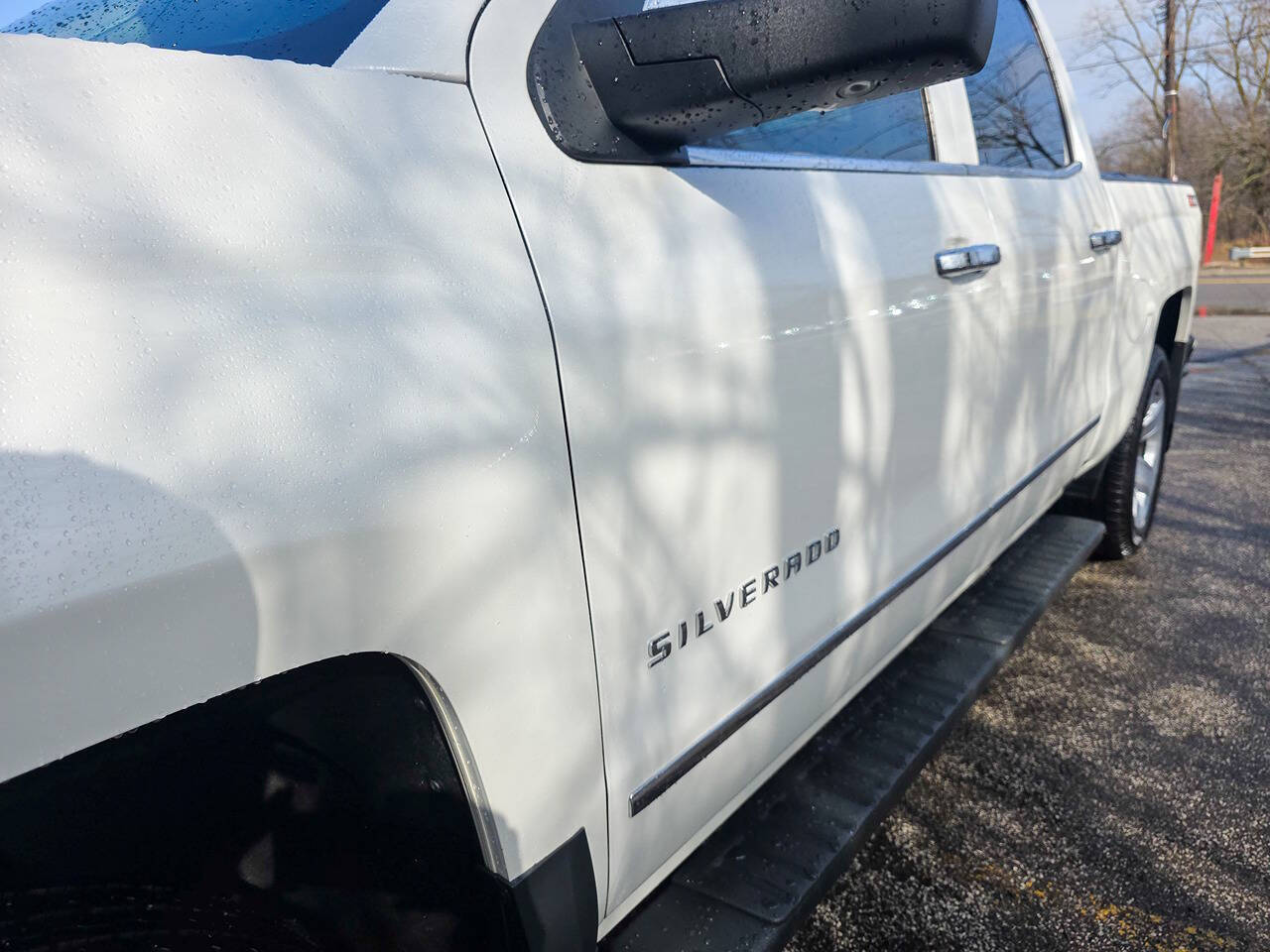 2017 Chevrolet Silverado 1500 LTZ Z71 4x4 4dr Crew Cab 5.8 ft. SB