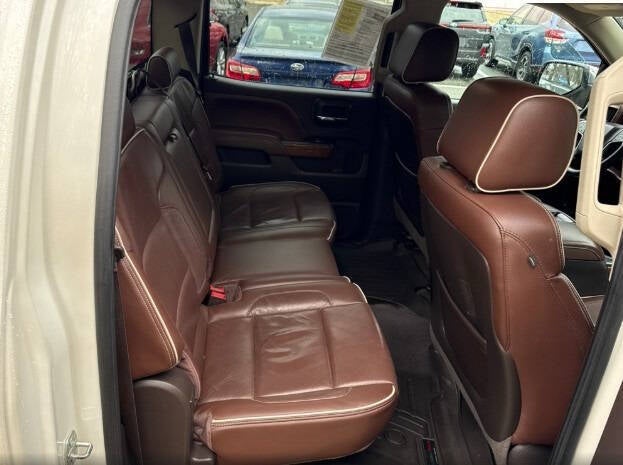 2015 Chevrolet Silverado 1500 High Country 4x4 4dr Crew Cab 5.8 ft. SB