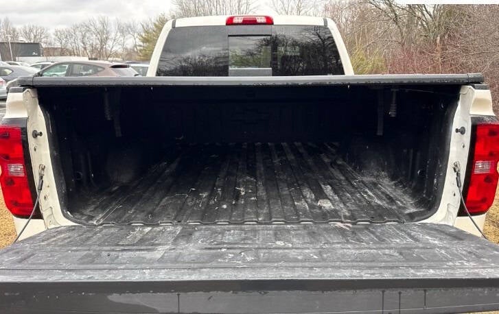 2015 Chevrolet Silverado 1500 High Country 4x4 4dr Crew Cab 5.8 ft. SB