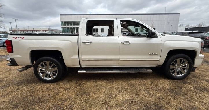 2015 Chevrolet Silverado 1500 High Country 4x4 4dr Crew Cab 5.8 ft. SB