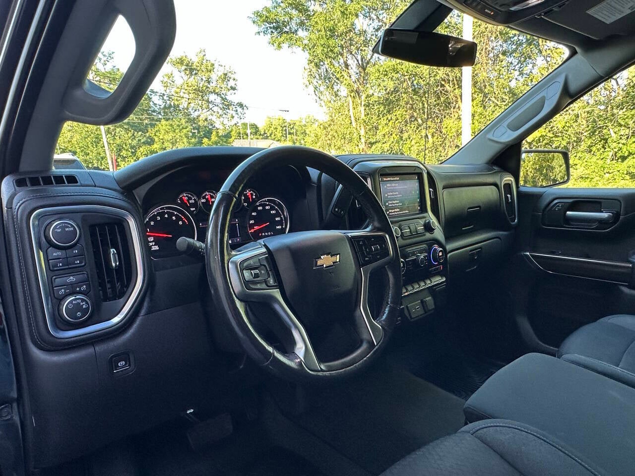 2021 Chevrolet Silverado 1500 LT 4x4 4dr Crew Cab 5.8 ft. SB w/1LT