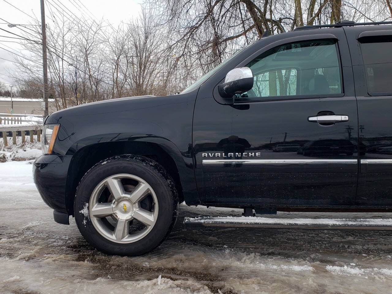 2013 Chevrolet Avalanche LTZ Black Diamond 4x4 4dr Crew Cab Pickup