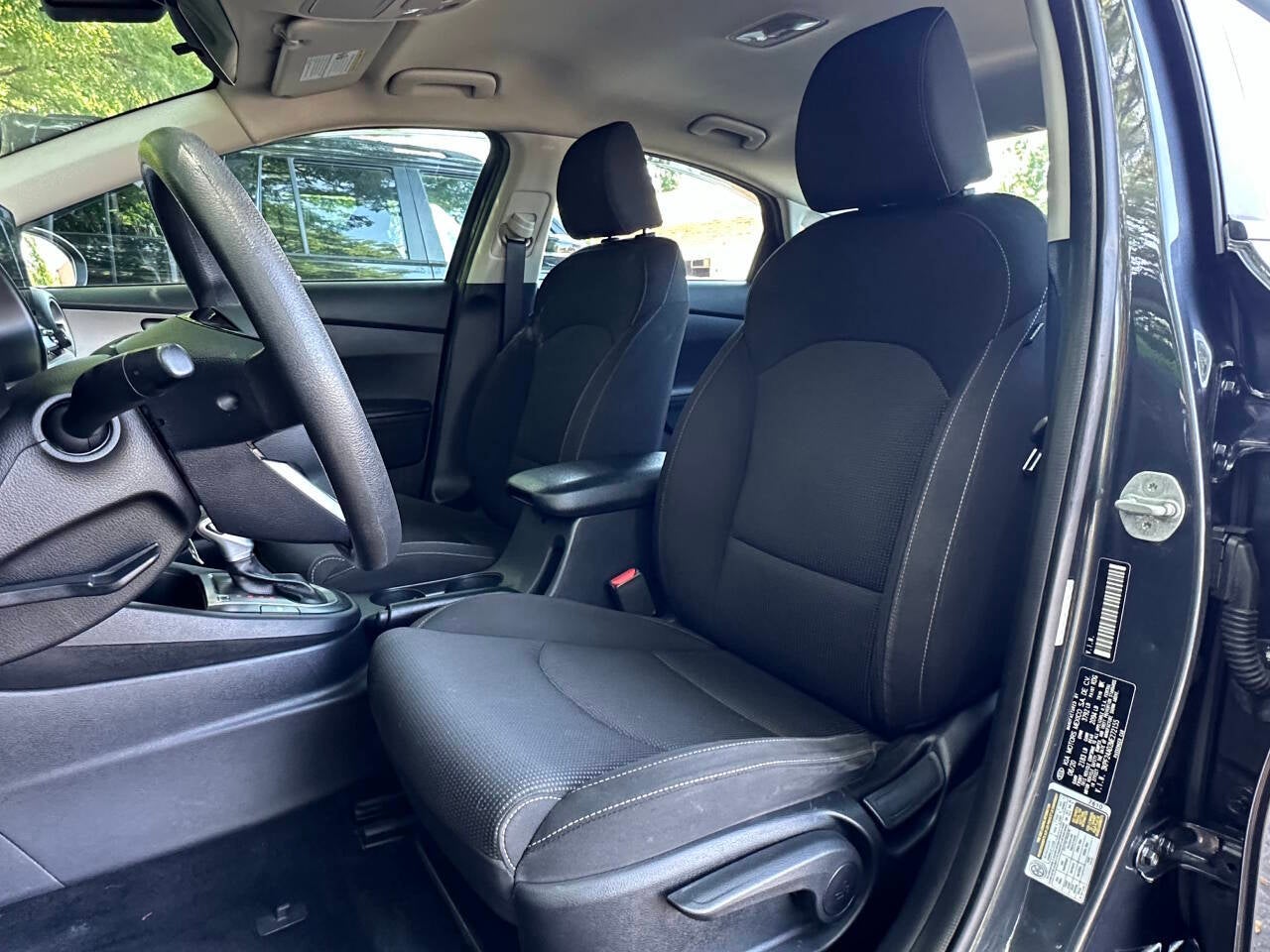 2021 Kia Forte LXS 4dr Sedan