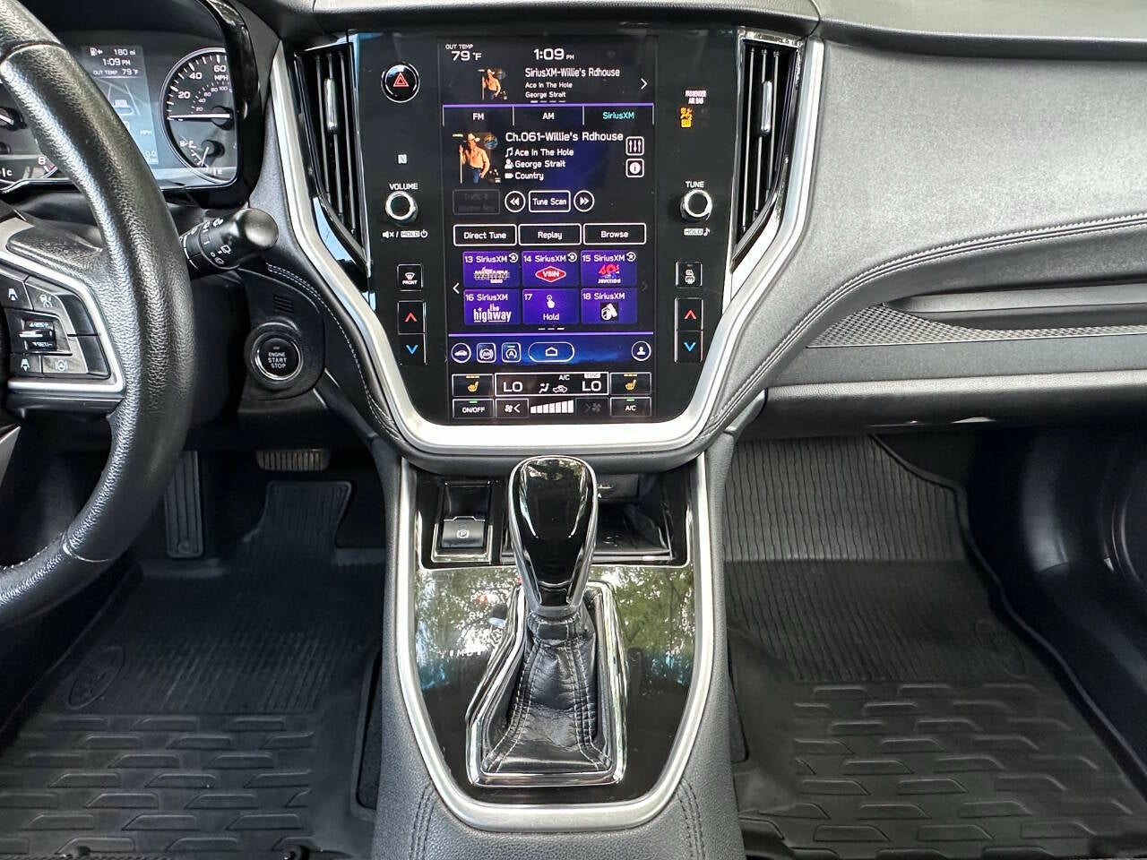 2022 Subaru Outback Premium AWD 4dr Crossover