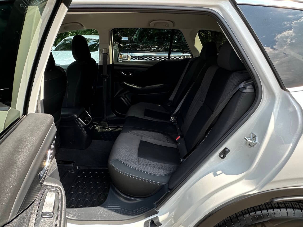 2022 Subaru Outback Premium AWD 4dr Crossover