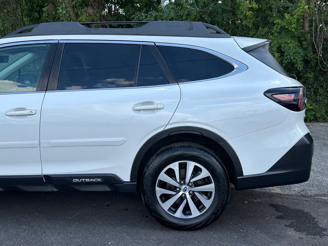 2022 Subaru Outback Premium AWD 4dr Crossover