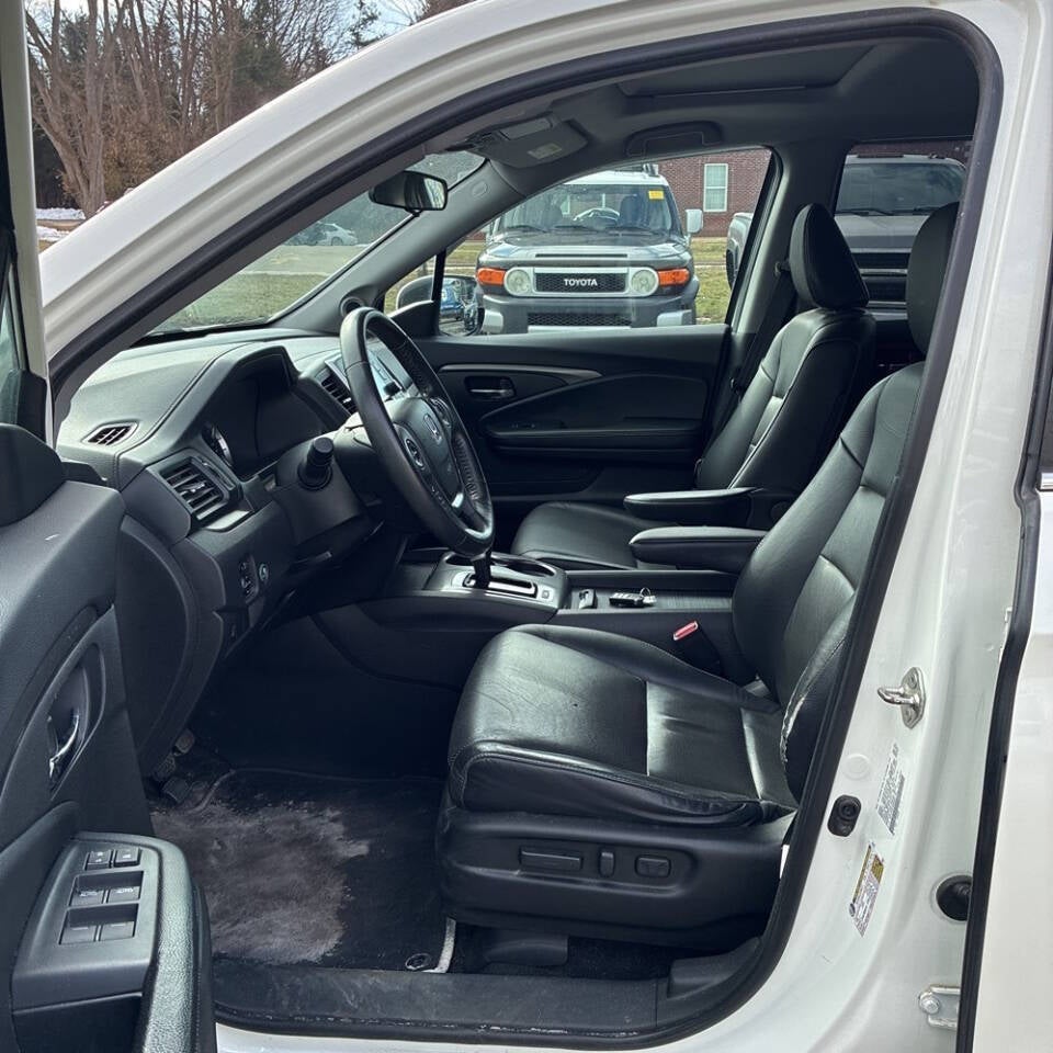 2019 Honda Ridgeline RTL AWD 4dr Crew Cab 5.3 ft. SB