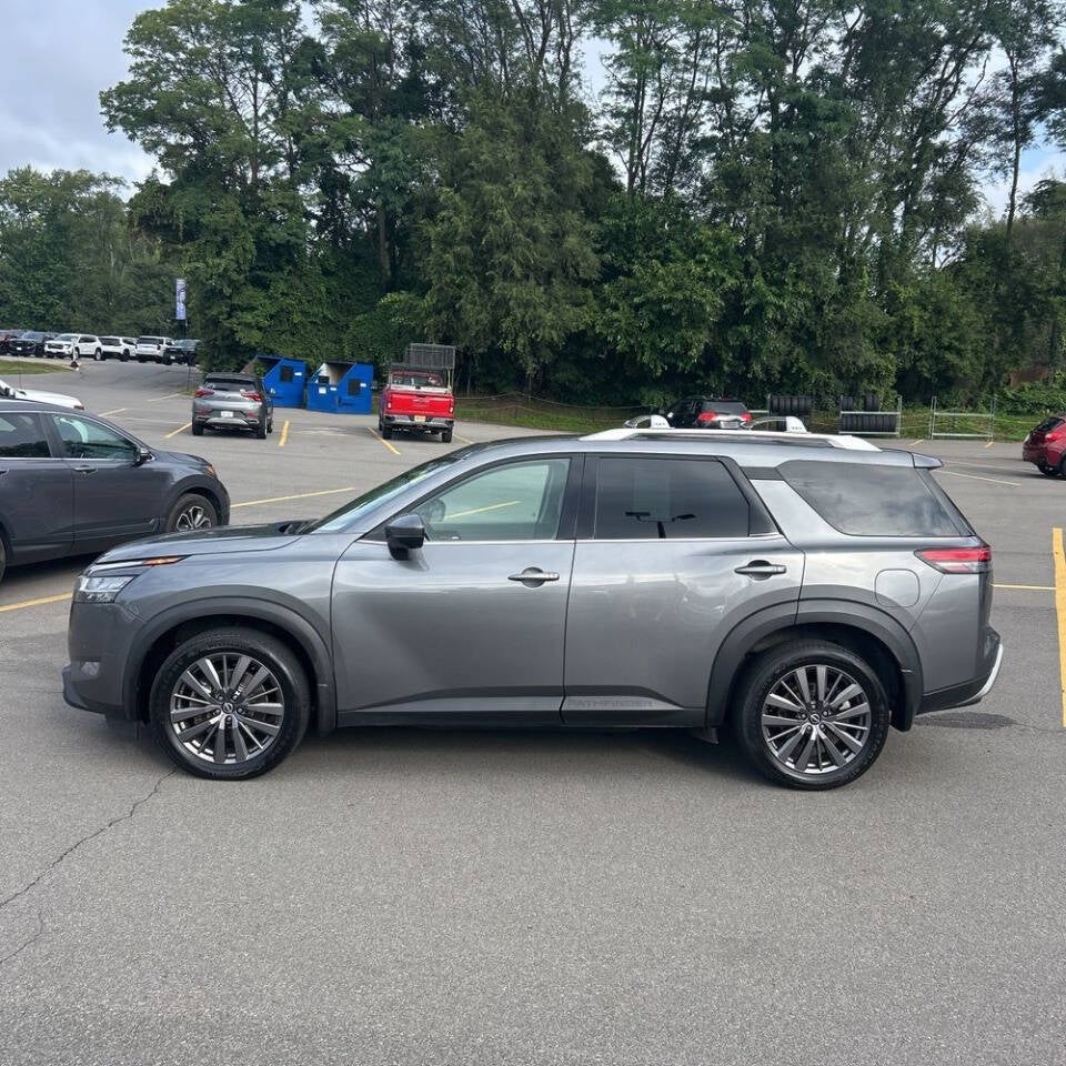2022 Nissan Pathfinder SL AWD 4dr SUV