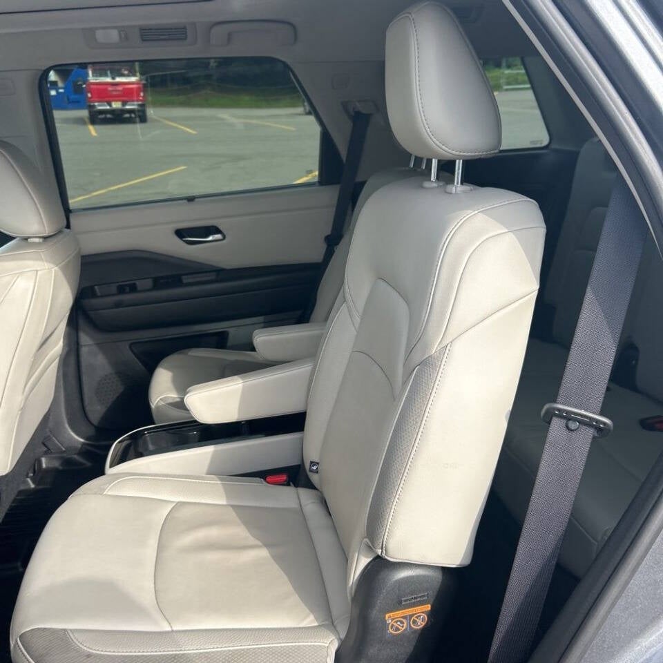 2022 Nissan Pathfinder SL AWD 4dr SUV