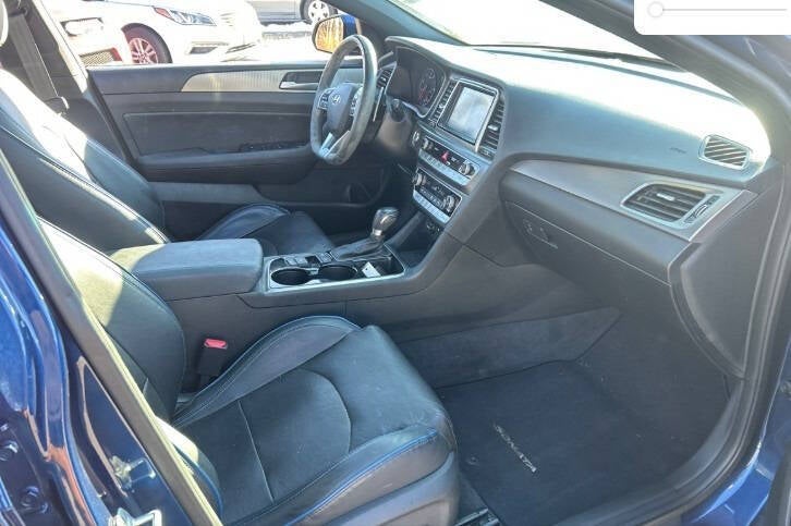 2019 Hyundai Sonata Limited 2.0T 4dr Sedan