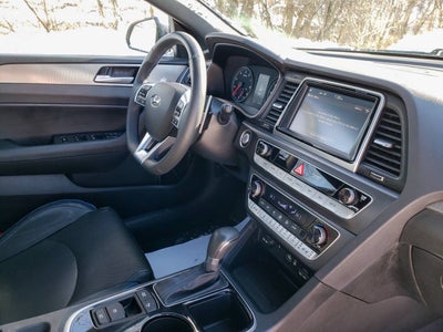 2019 Hyundai Sonata Limited 2.0T 4dr Sedan