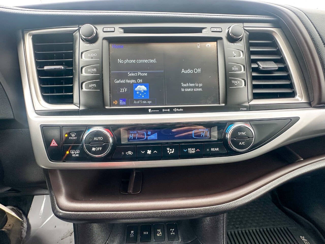 2016 Toyota Highlander LE Plus AWD 4dr SUV