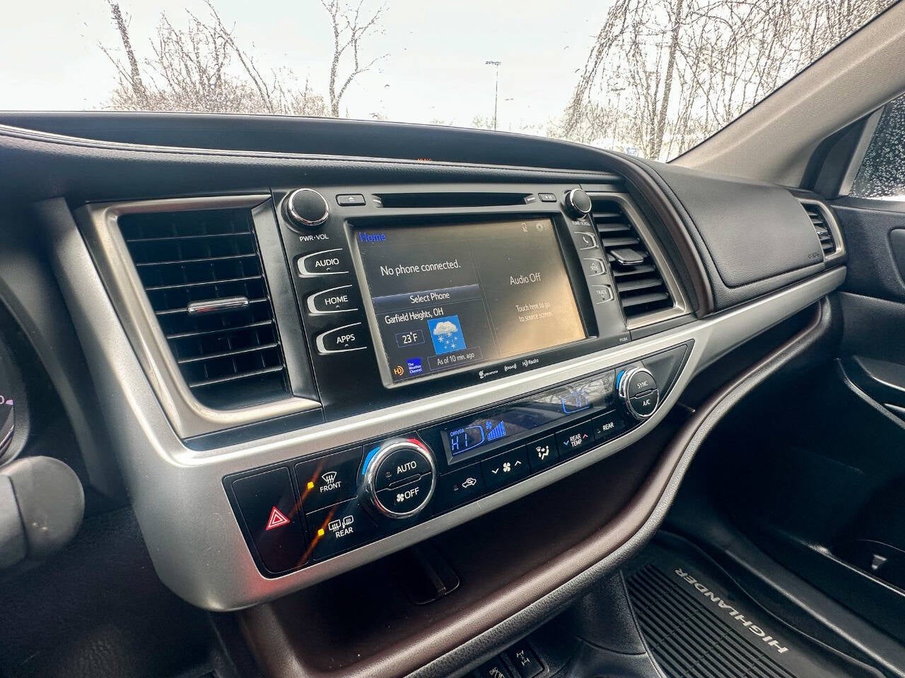 2016 Toyota Highlander LE Plus AWD 4dr SUV