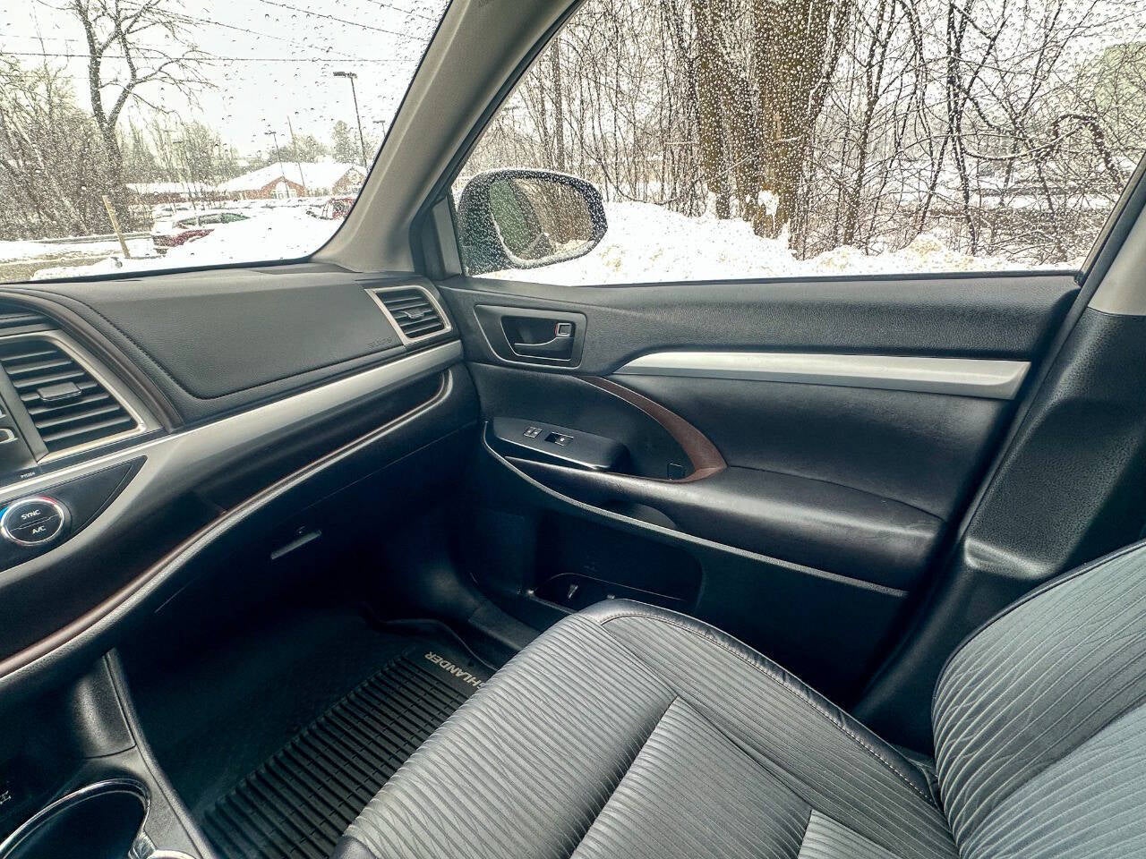 2016 Toyota Highlander LE Plus AWD 4dr SUV